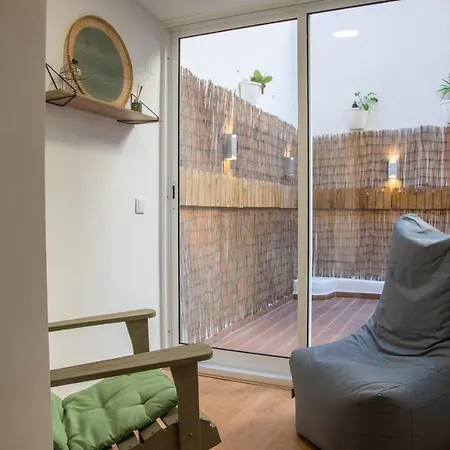 Charming 1 Bedroom W/ Terrace Near Belem Апартаменты Лиссабон